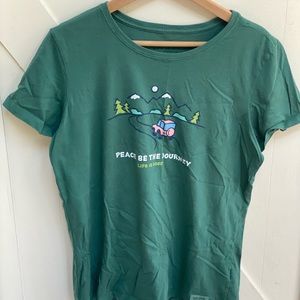 Life is good large “peace be the journey” green t shirt in excellent condition.